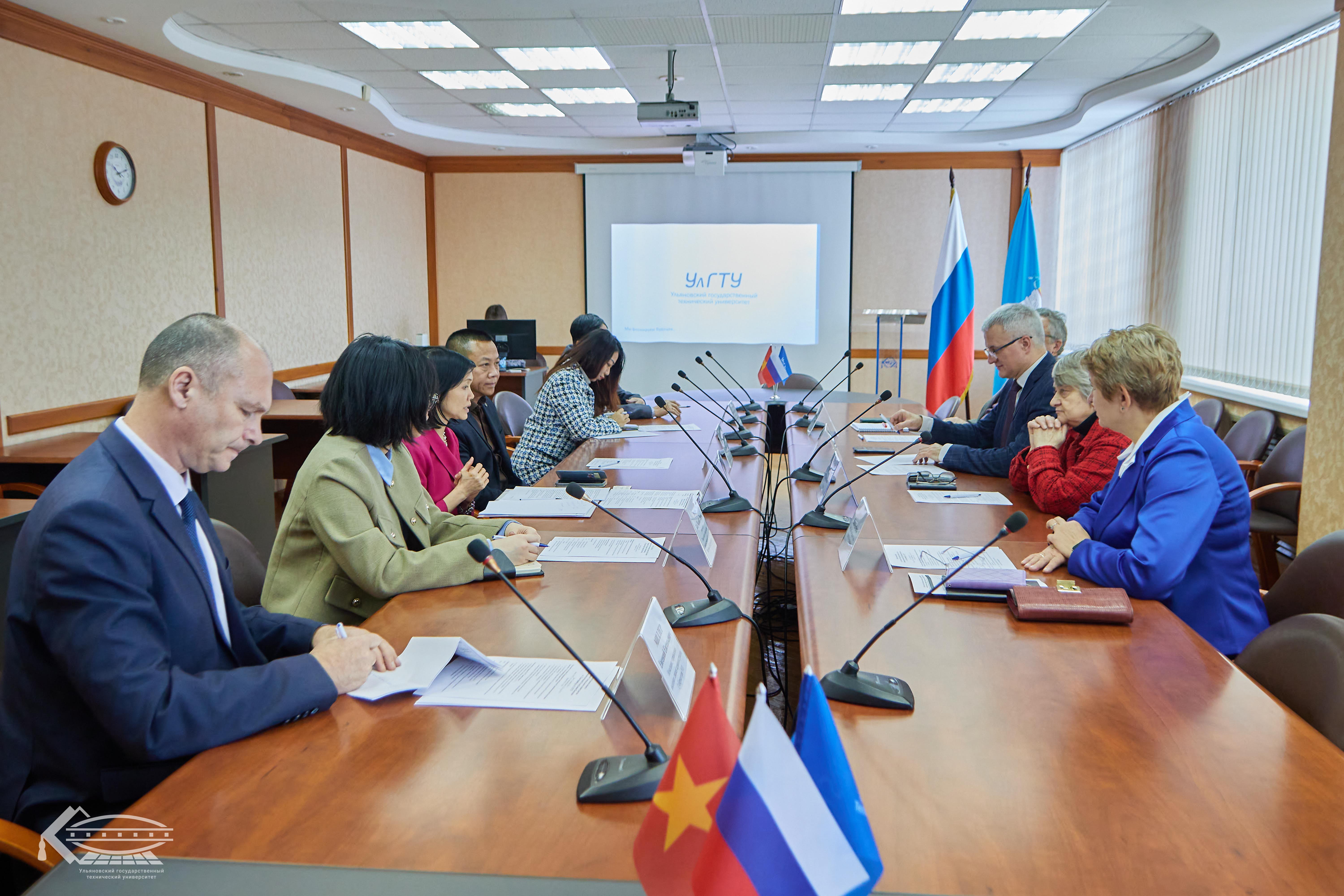 Delegation of the Consulate General of Vietnam in Ekaterinburg visited UlSTU