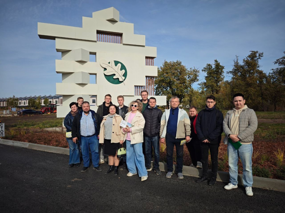 Магистранты 1-го и 2-го года обучения программы "Управление и эксплуатация систем жилищно-коммунального хозяйства" посетили с учебно-практической экскурсией клубный коттеджный поселок закрытого типа "Дубрава" в Чердаклинском районе