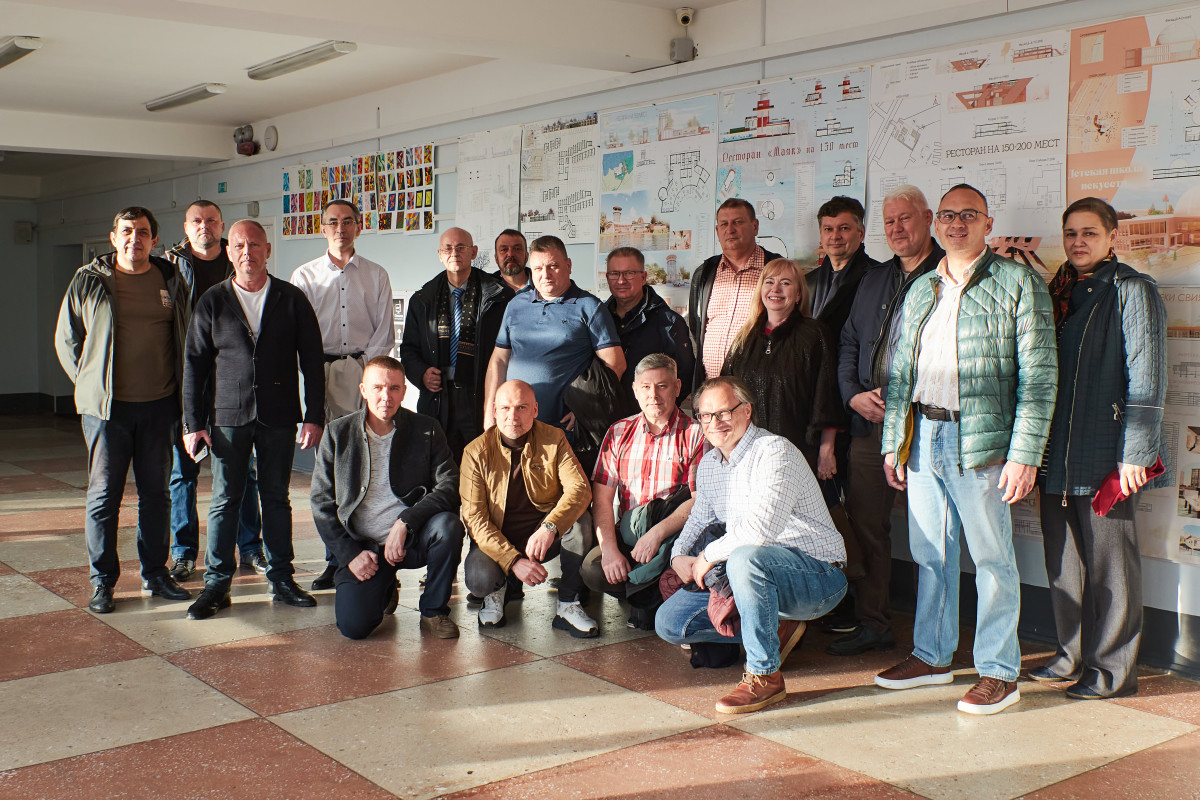 27 марта строительный факультет встречал своих выпускников 1996 года