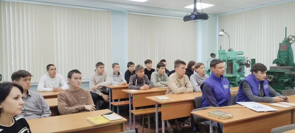 Учащиеся 10 класса Шемуршинской общеобразовательной средней школы посетили с экскурсией строительный факультет