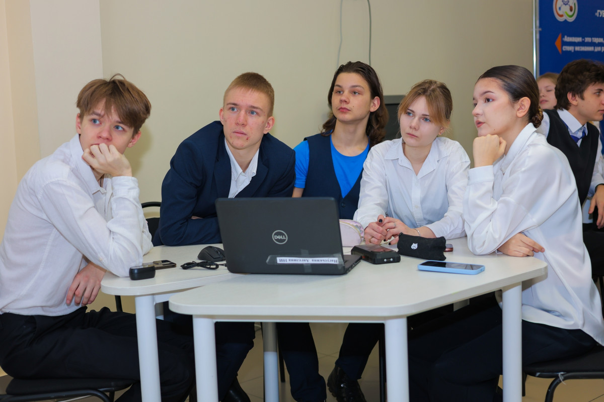 Лицей при УлГТУ стал призером межрегионального инженерного хакатона «Конвейер инноваций – 2026»