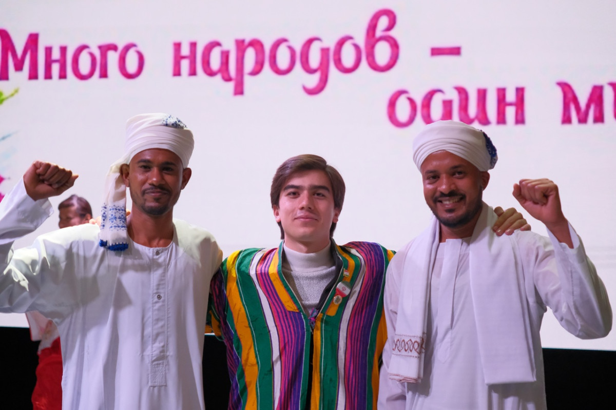 Иностранные студенты УлГТУ приняли участие в юбилейном ХХ Международном фестивале языков «Много народов – один мир» 