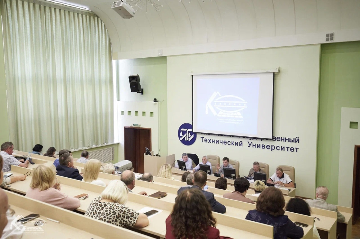 В УлГТУ чествовали сотрудников, внесших вклад в развитие авиастроительной отрасли региона